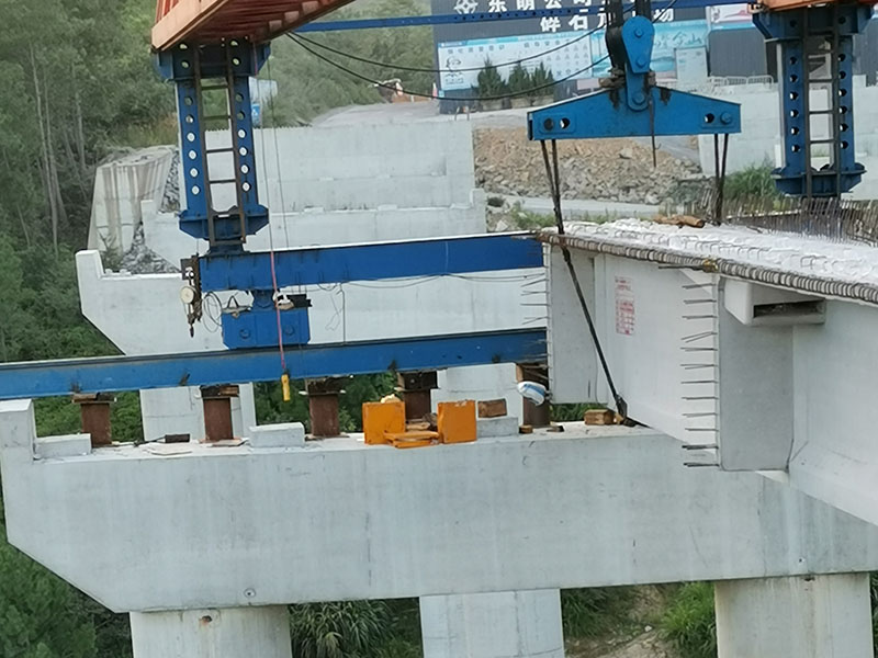 ���̰���